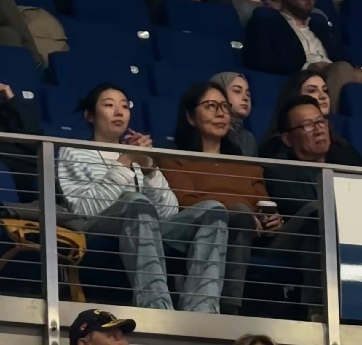 朱婷欧冠斩21分杀入决赛 郎平携夫观赛忆往昔师徒情