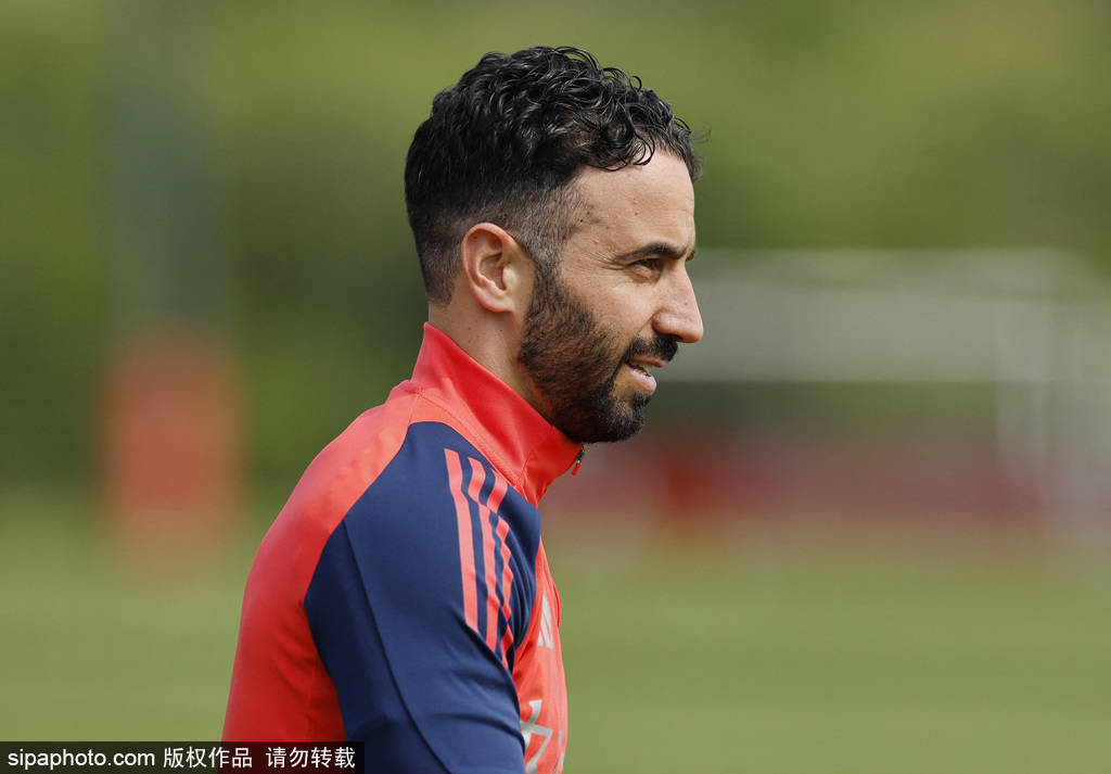 罗伊·基恩怒批曼联和热刺欧联杯表现：真是丢脸！